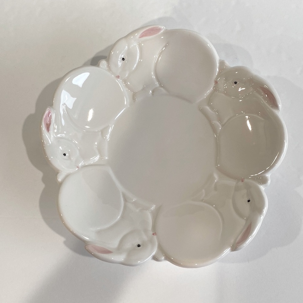 Department 56 bunny plate bowl 7.5” white embossed rabbit Easter Dish Vintage